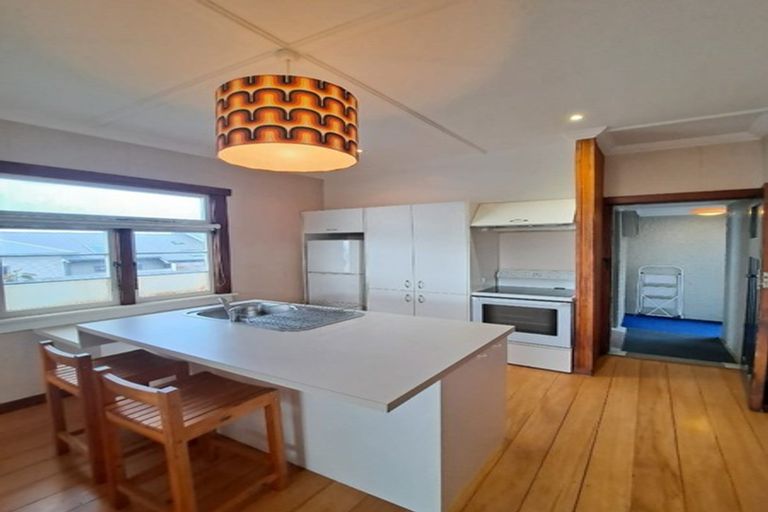 Photo of property in 158 Molesworth Street, New Plymouth, 4312