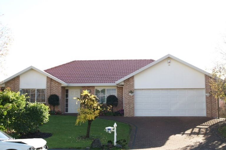 Photo of property in 122 Golfland Drive, Golflands, Auckland, 2013