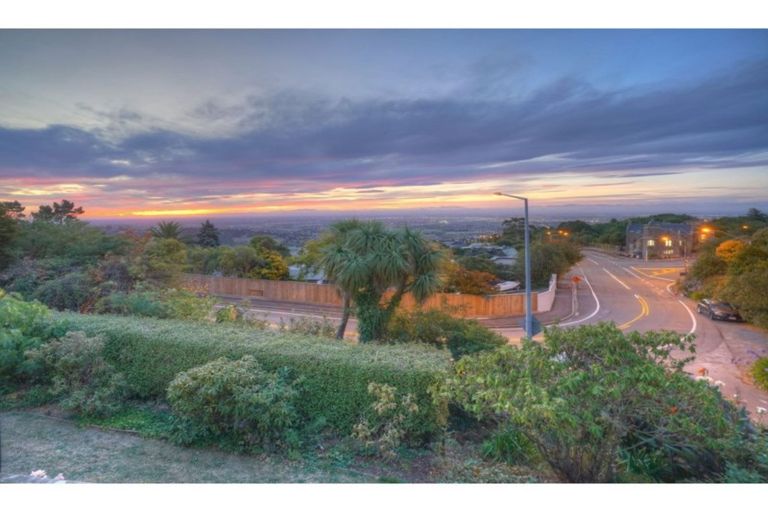 Photo of property in 193 Dyers Pass Road, Cashmere, Christchurch, 8022