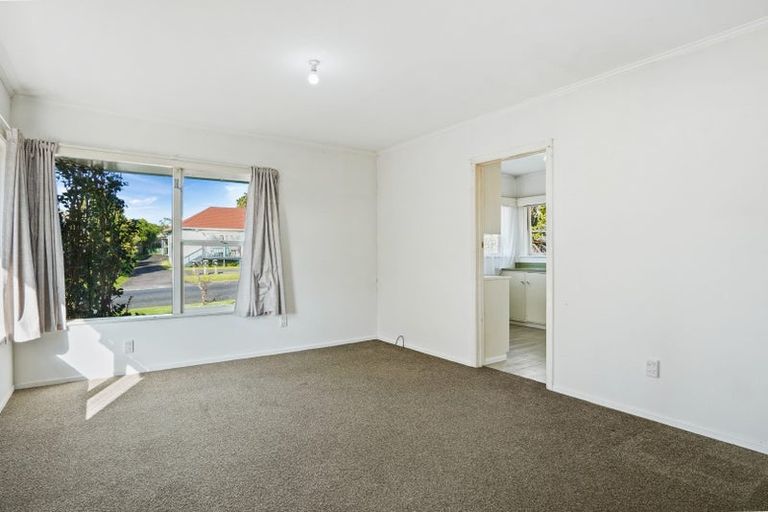 Photo of property in 1/9 Moana Avenue, Belmont, Auckland, 0622