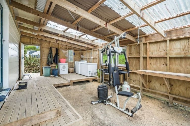 Photo of property in 623 Whananaki Road North, Opuawhanga, Hikurangi, 0181