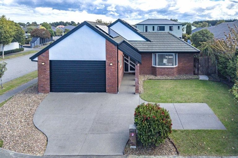 Photo of property in 1 Flaxgrove Place, Parklands, Christchurch, 8083