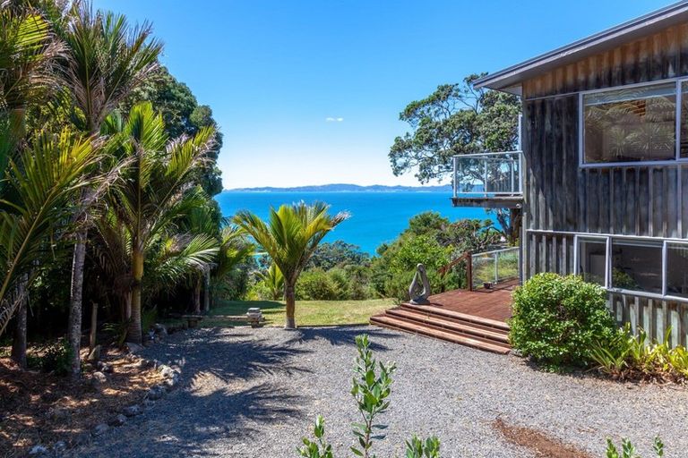 Photo of property in 102 Waihirere Drive, Tuateawa, Coromandel, 3583