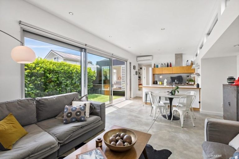 Photo of property in 20 Mantell Street, Seatoun, Wellington, 6022