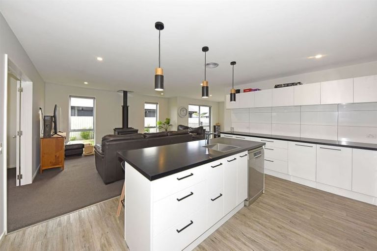 Photo of property in 5 Benjes Place, Woodend, 7610