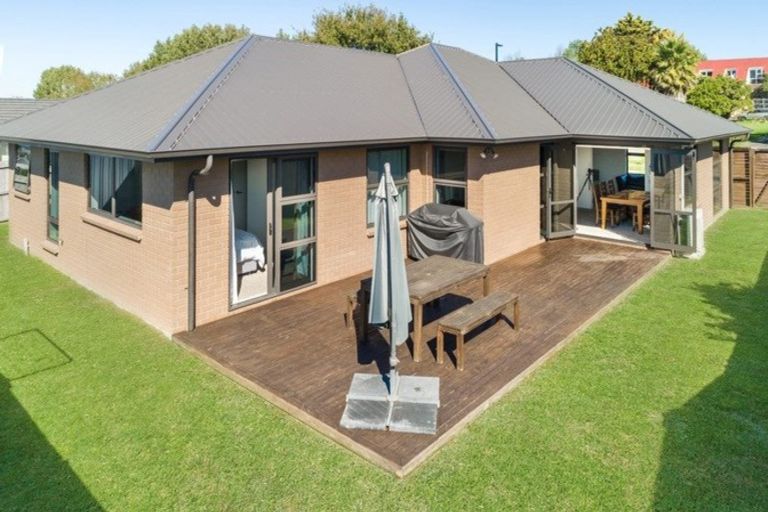 Photo of property in 18 Helenslee Road, Pokeno, 2402