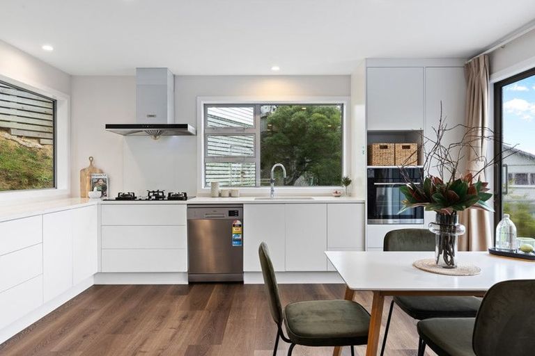 Photo of property in 6b Homebush Road, Khandallah, Wellington, 6035