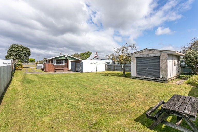 Photo of property in 106 Tamaki Road, Whangamata, 3620