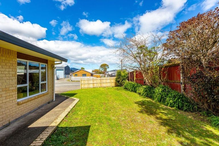 Photo of property in 3 Ipswich Grove, Wainuiomata, Lower Hutt, 5014