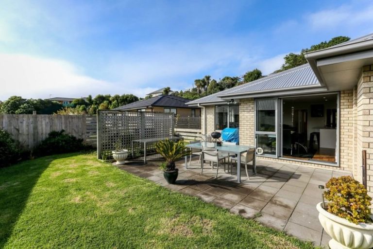 Photo of property in 15a Frederick Place, Whalers Gate, New Plymouth, 4310