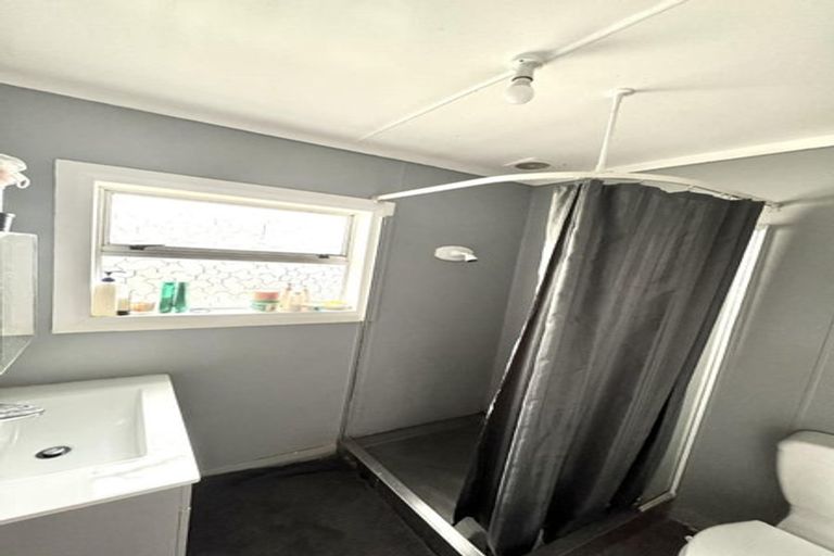 Photo of property in 15 Cutten Street, South Dunedin, Dunedin, 9012
