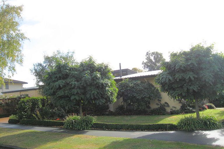 Photo of property in 2 Tyndale Place, Ilam, Christchurch, 8041