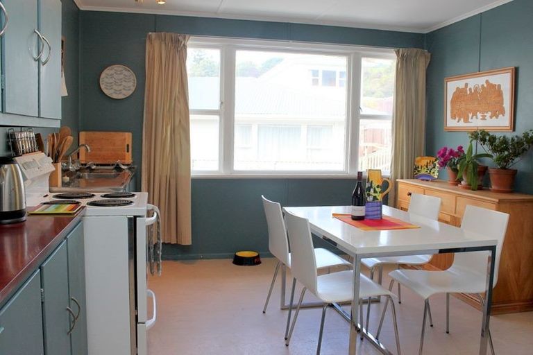 Photo of property in 58 Beazley Avenue, Paparangi, Wellington, 6037