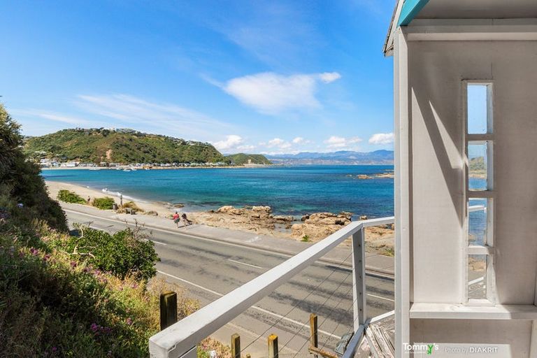 Photo of property in 326 The Esplanade, Island Bay, Wellington, 6023