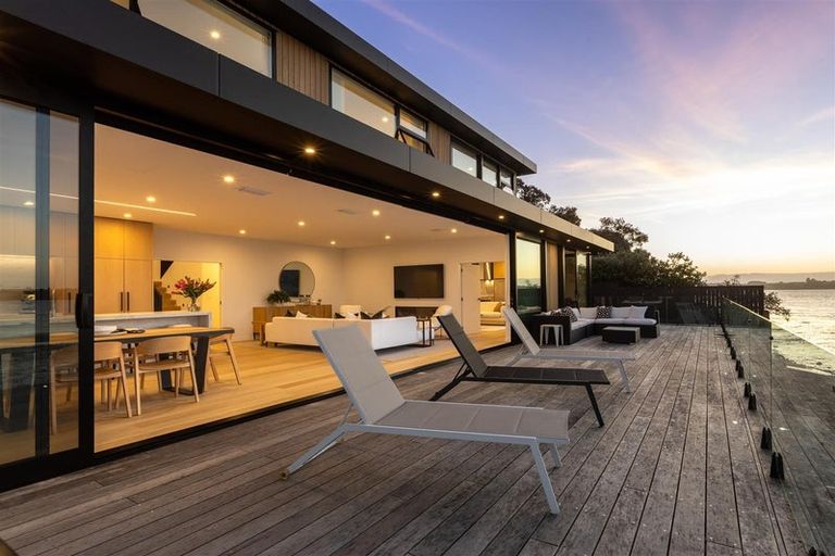 Photo of property in 17 Lansdowne Street, Bayswater, Auckland, 0622