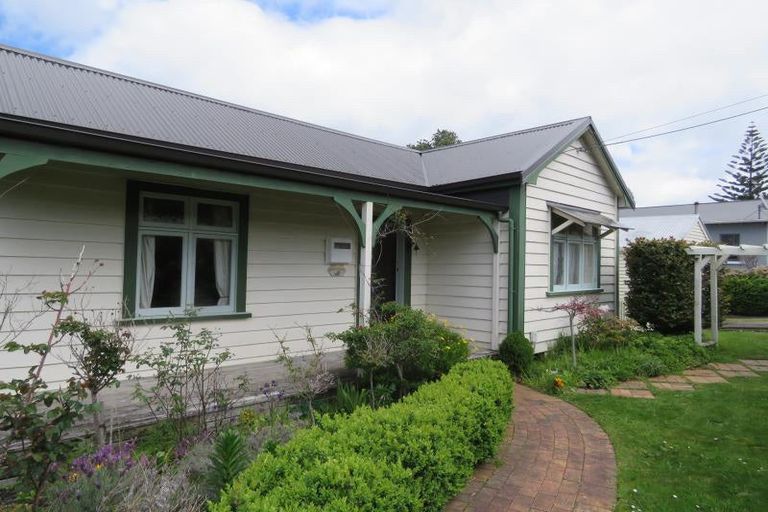 Photo of property in 97 Young Street, New Plymouth, 4310