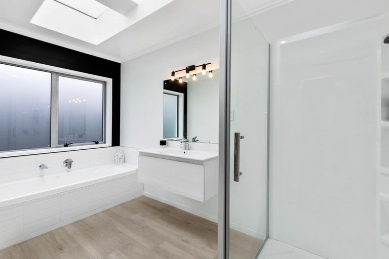 Photo of property in 4 Hopkirk Avenue, Wallaceville, Upper Hutt, 5018