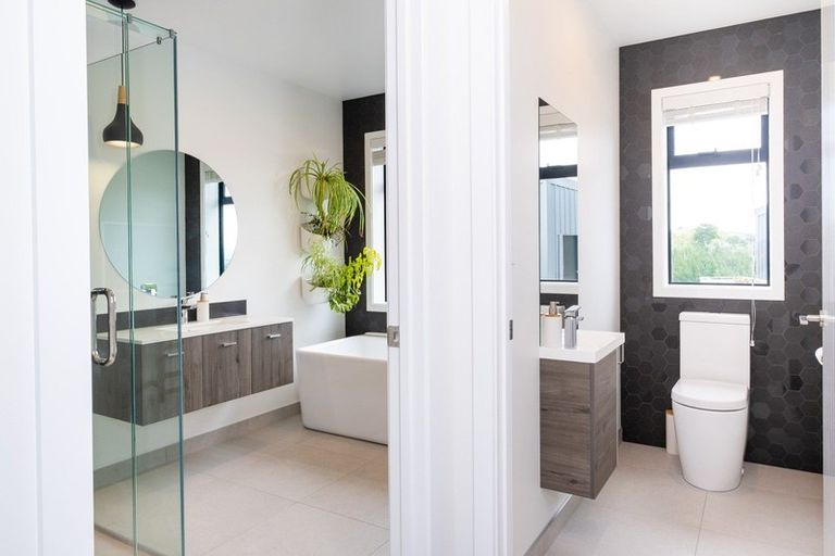 Photo of property in 40 Gummer Road, Havelock North, 4130