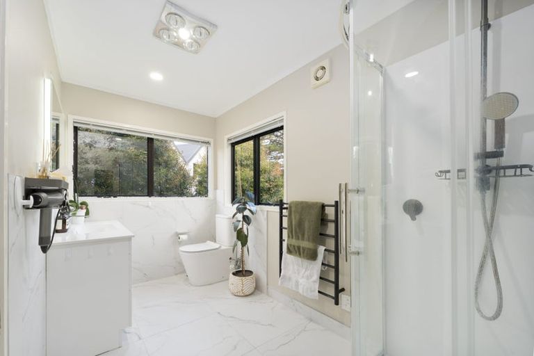 Photo of property in 81 Spence Road, Henderson, Auckland, 0612