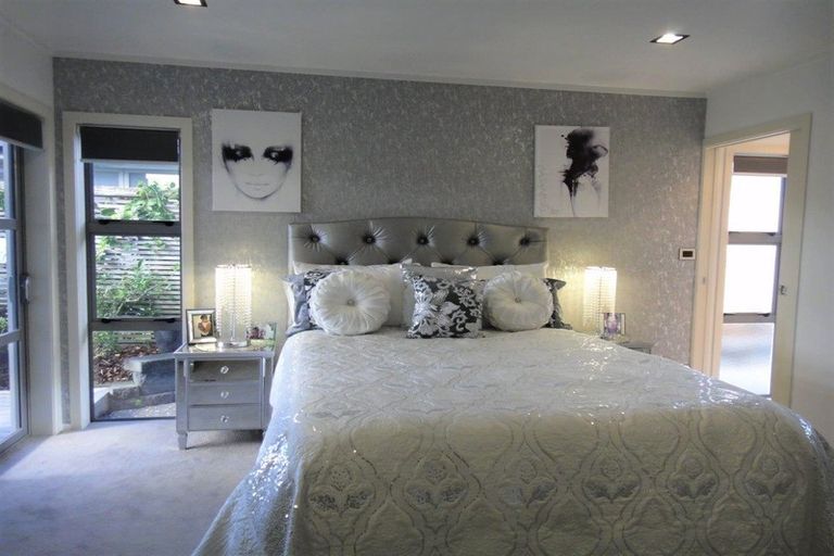 Photo of property in 98 Barbados Way, One Tree Point, 0118