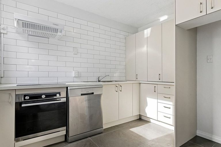 Photo of property in 2/73 Clare Road, St Albans, Christchurch, 8014