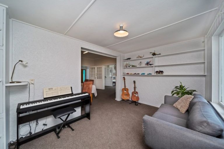 Photo of property in 14 Dives Avenue, Hawera, 4610