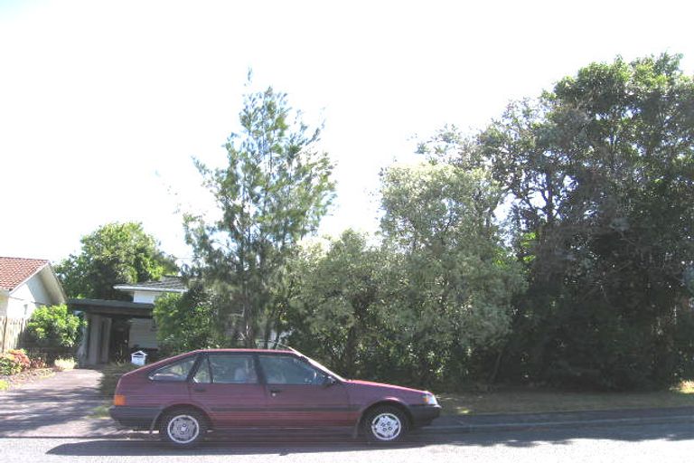 Photo of property in 13 Kapiti Place, Sunnynook, Auckland, 0620