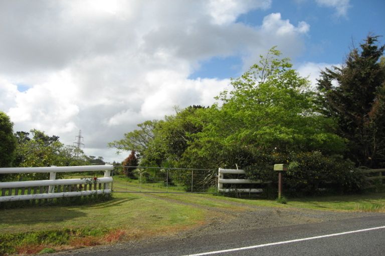 Photo of property in 199 Oraha Road, Kumeu, 0892