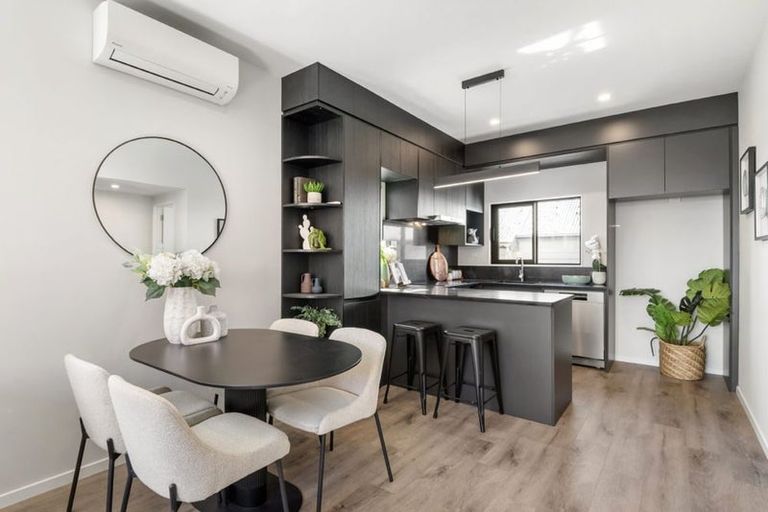 Photo of property in 2/1 Egremont Street, Belmont, Auckland, 0622