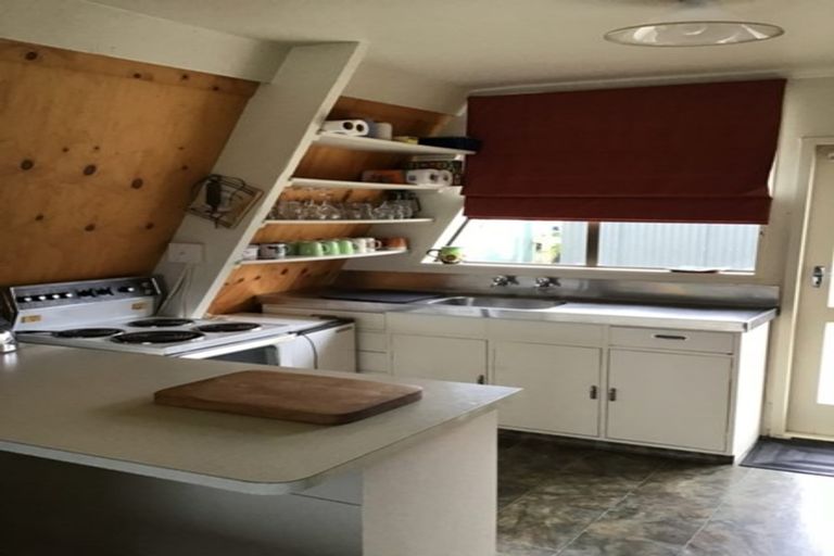 Photo of property in 2 Johnston Crescent, Haast, 7886