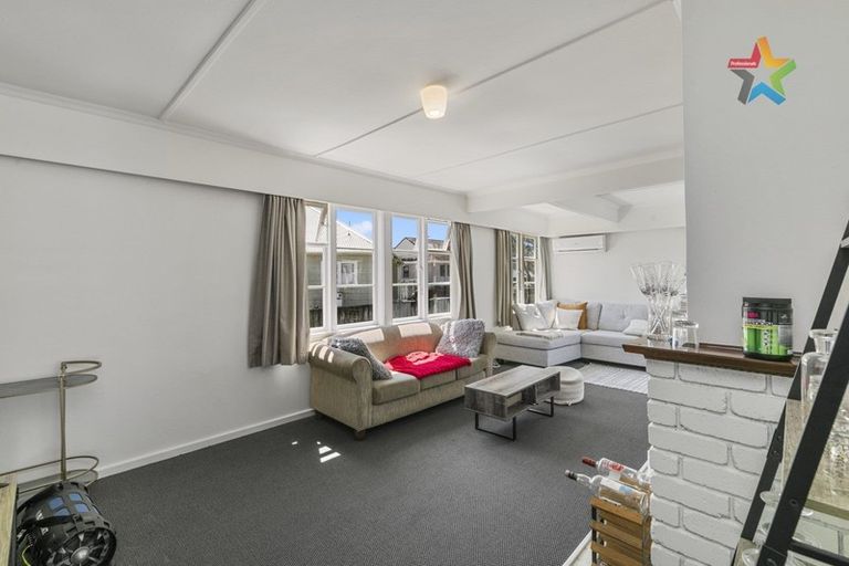 Photo of property in 6 Bryant Grove, Taita, Lower Hutt, 5011