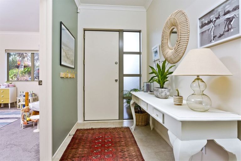 Photo of property in 22 Stillwater Crescent, Stillwater, Silverdale, 0993