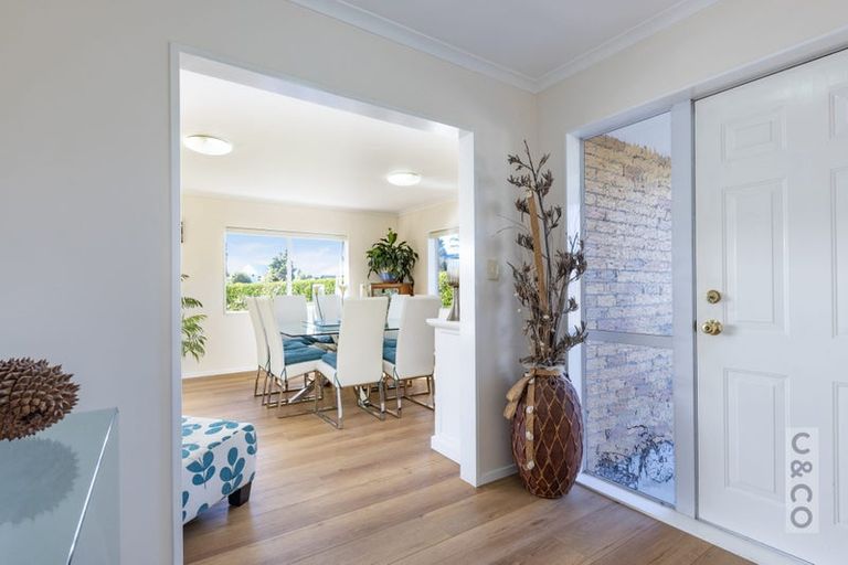 Photo of property in 2 Applemoors Way, Riverhead, 0820