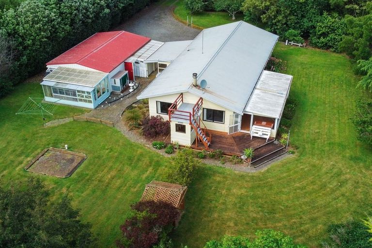 Photo of property in 218 Hokio Beach Road, Levin, 5571