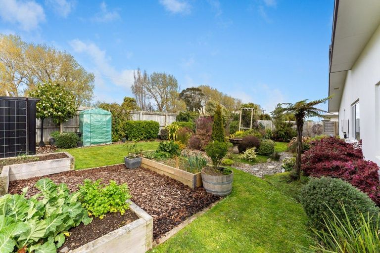Photo of property in 22 Serenity Crescent, Kelvin Grove, Palmerston North, 4414