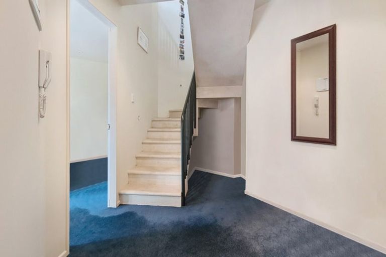 Photo of property in 7f Austin Street, Mount Victoria, Wellington, 6011