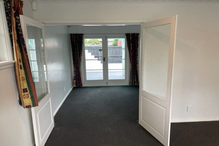 Photo of property in 121 Kendal Avenue, Burnside, Christchurch, 8053