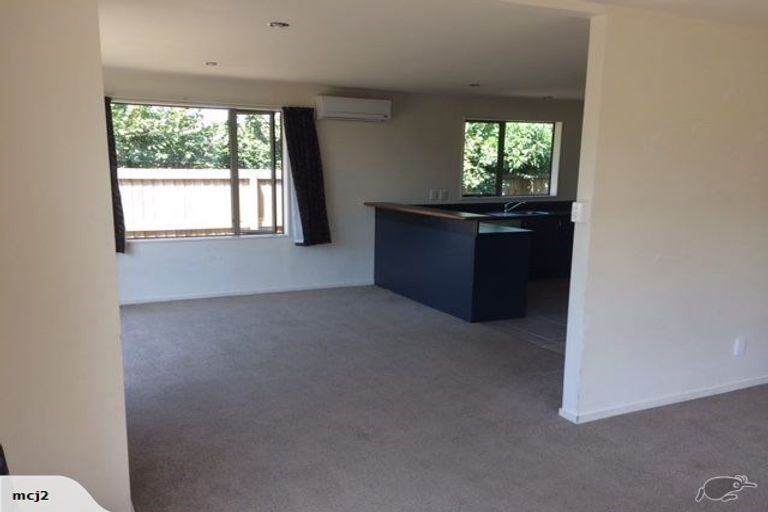 Photo of property in 218 Wainoni Road, Avondale, Christchurch, 8061