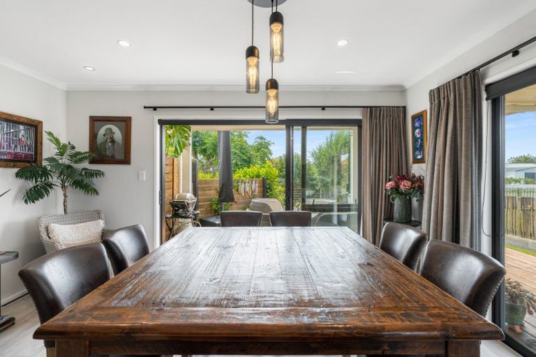 Photo of property in 102 Mark Street, Whangamata, 3620