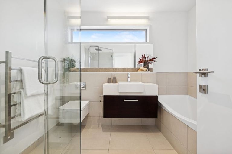 Photo of property in 6 Woolshed Lane, Pukekohe, 2120