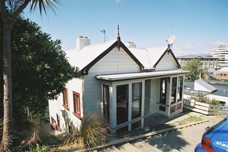 Photo of property in 1 Haddon Place, Dunedin Central, Dunedin, 9016