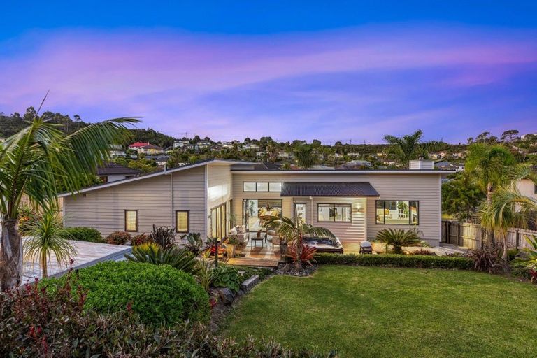 Photo of property in 57 Waldorf Crescent, Orewa, 0931