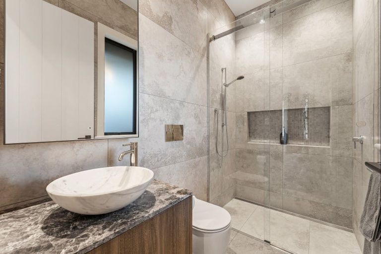 Photo of property in 10 Ida Way, Omaha, 0986