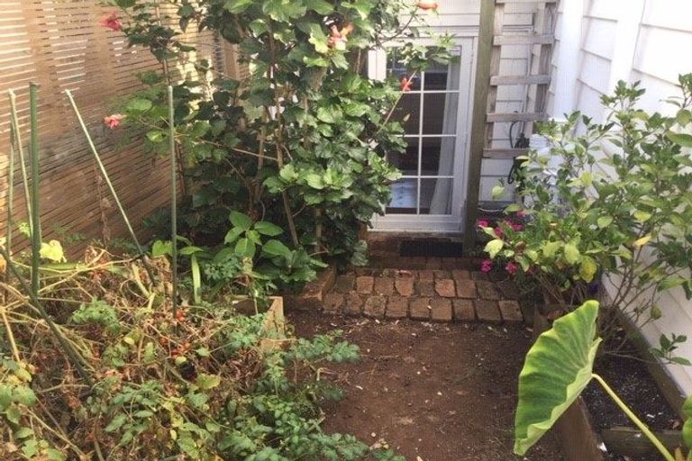 Photo of property in 8 Cracroft Street, Devonport, Auckland, 0624