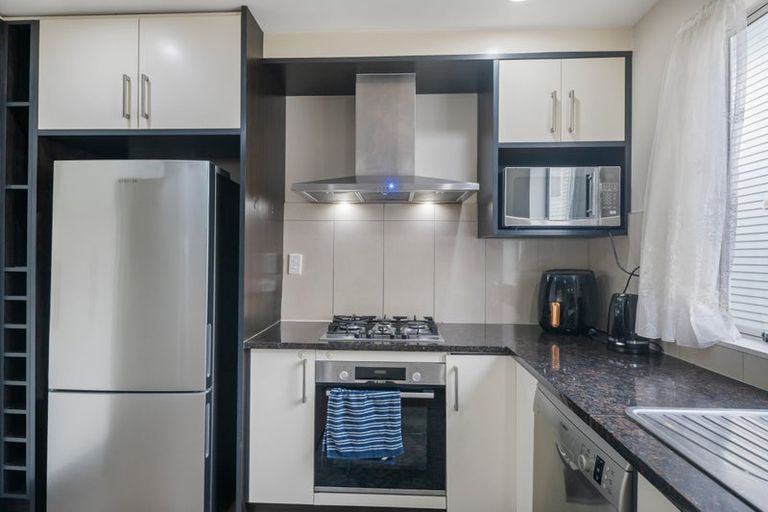 Photo of property in 14/6 Islington Avenue, New Lynn, Auckland, 0600