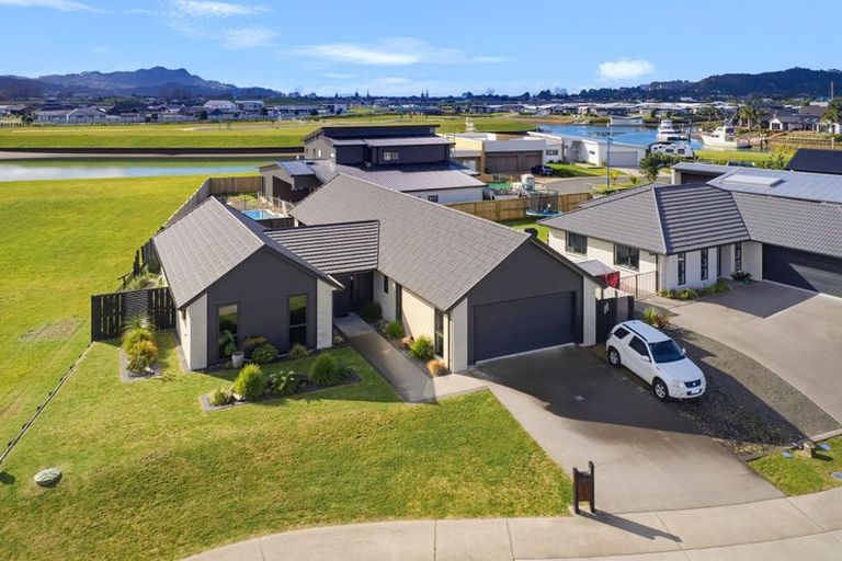 Photo of property in 3 Awatea Drive, Whitianga, 3510