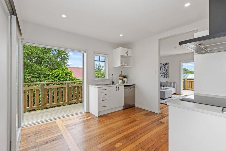 Photo of property in 11 Glenrowan Avenue, Avondale, Christchurch, 8061