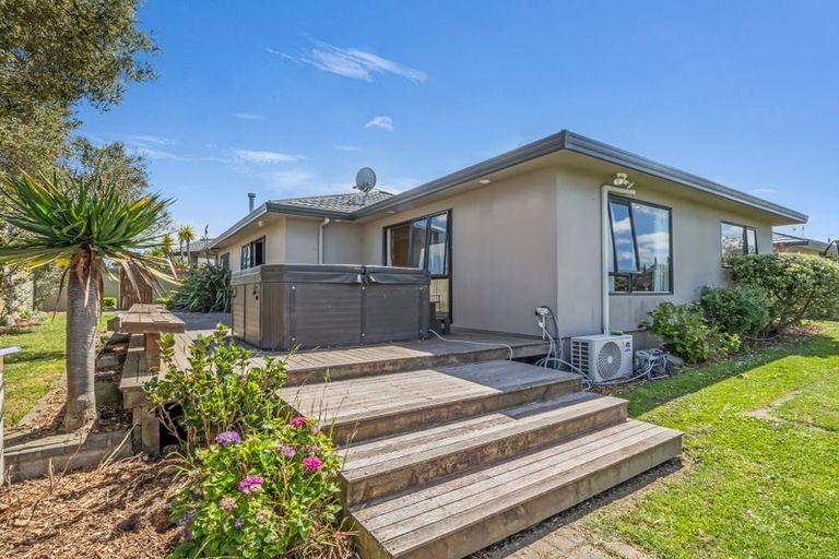 Photo of property in 75 Parnell Heights, Kelvin Grove, Palmerston North, 4414