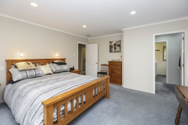 Photo of property in 364 Mangorei Road, Merrilands, New Plymouth, 4312