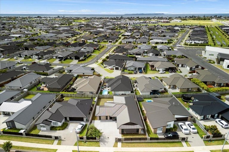 Photo of property in 225 Te Okuroa Drive, Papamoa, 3118